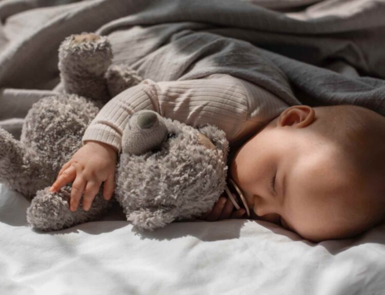 Sleep training methods for healthy baby sleep habits to help new parents achieve restful nights for baby and themselves.