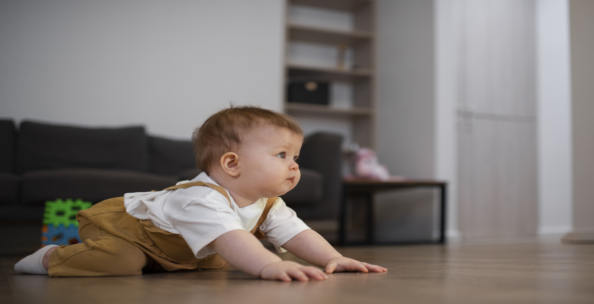 When do babies start crawling